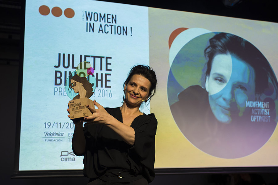 Juliette Binoche recibió el premio Women in action!
